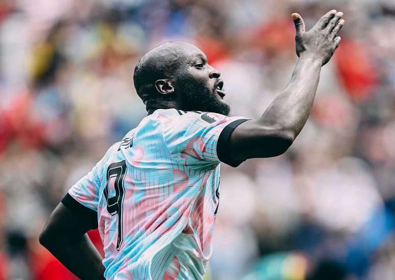 Lukaku celebra o seu gol, o primeiro da B&eacute;lgica na virada sensacional em cima de Senegal.