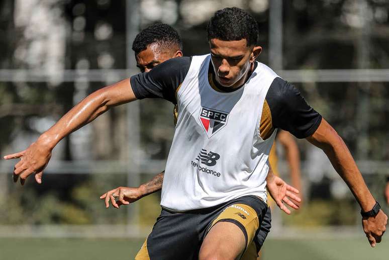 Jogadores do S&atilde;o Paulo n&atilde;o tiveram vida f&aacute;cil no treino desta quinta &ndash;