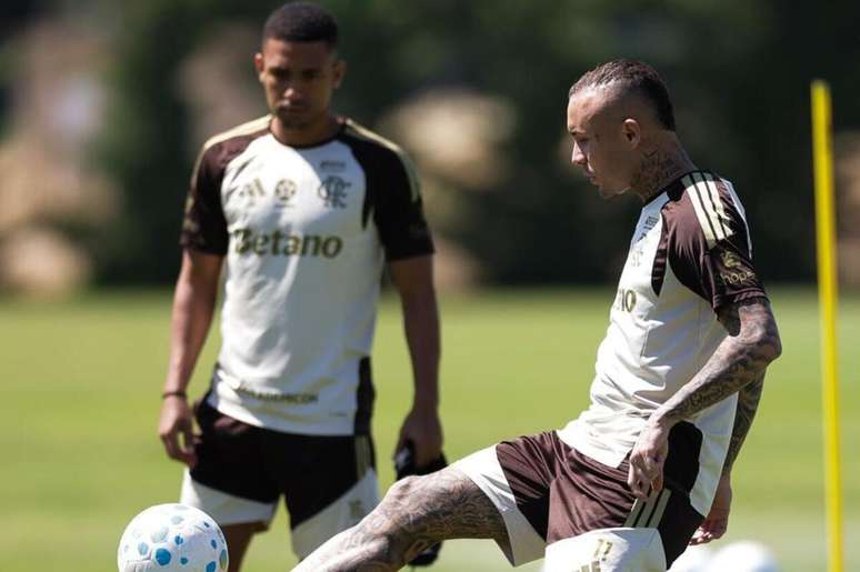 Everton Cebolinha deve come&ccedil;ar como op&ccedil;&atilde;o no banco contra os argentinos &ndash;