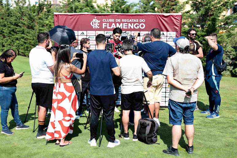 Rossi comenta amistoso contra o River e tr&ecirc;s anos de Flamengo &ndash;