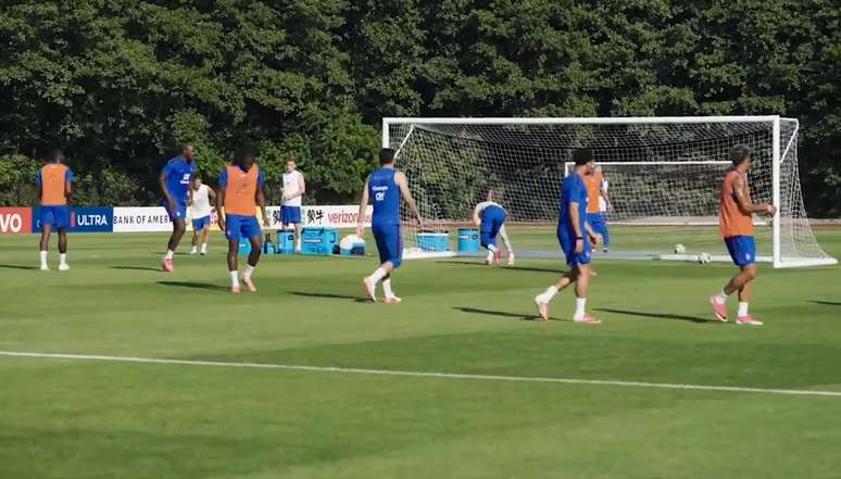 Fran&ccedil;a entra em campo para confirmar favoritismo e seguir caminhada rumo ao tricampeonato mundial &ndash;