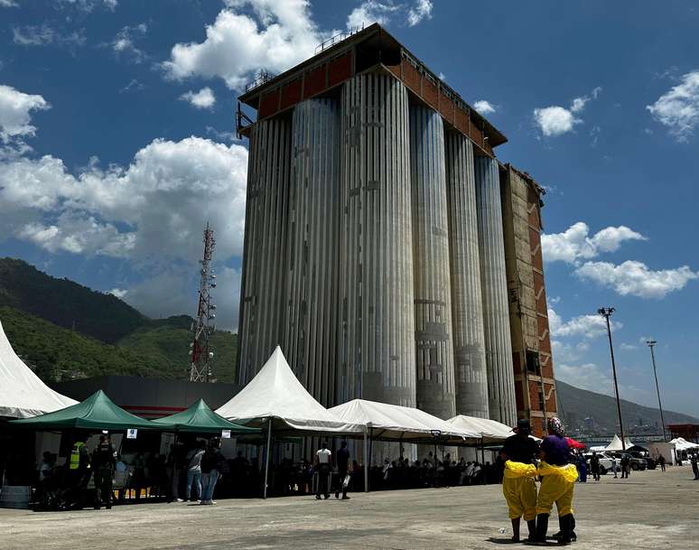 Instala&ccedil;&otilde;es de Los Silos