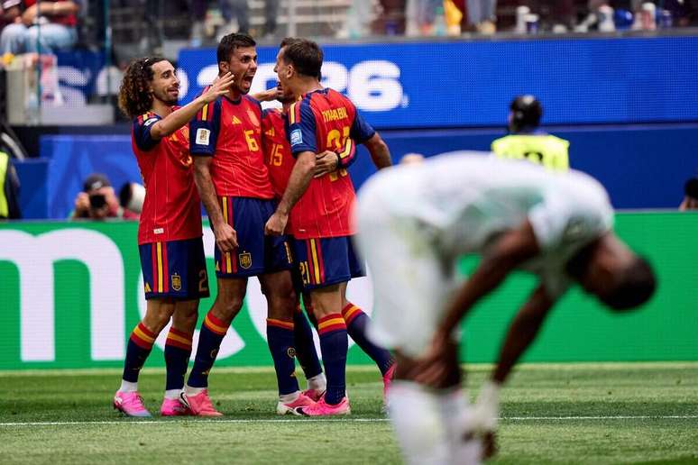 Oyarzabal fez o primeiro gol da Espanha sobre a &Aacute;ustria. Ele ainda faria mais um, fechando o placar em 3 a 0.