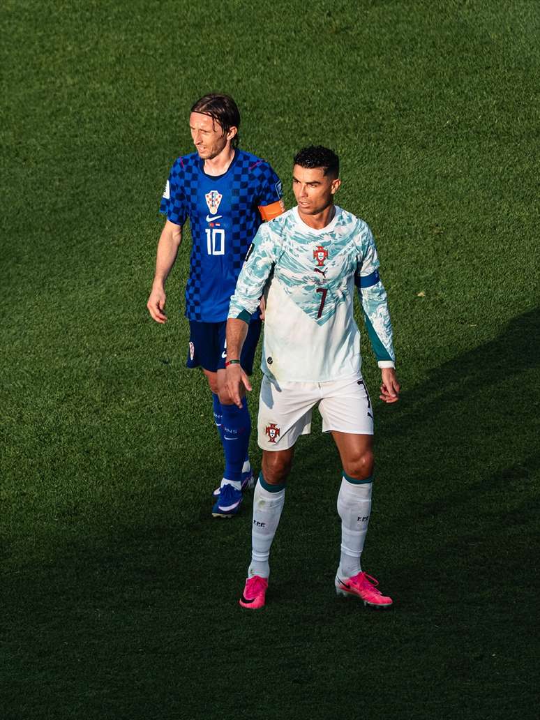 Cristiano Ronaldo e Luka Modric durante jogo de Portugal x Cro&aacute;cia 