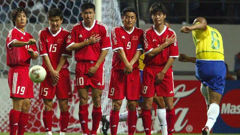 A China perdeu todos os seus jogos na fase de grupos da Copa do Mundo de 2002, sem marcar um &uacute;nico gol