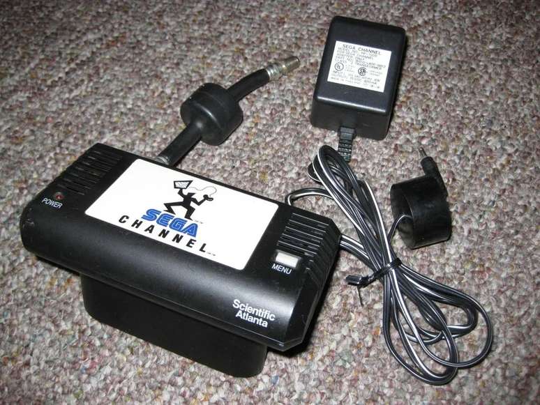 ערוץ Sega היה מחובר לכניסת מחסנית Mega Drive ואיפשר גישה לקטלוג מקוון של משחקי קונסולות