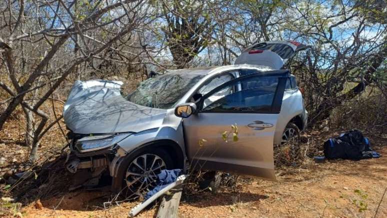 Acidente na BR-116, em Cabrob&oacute; (PE), deixa dois mortos e quatro feridos.