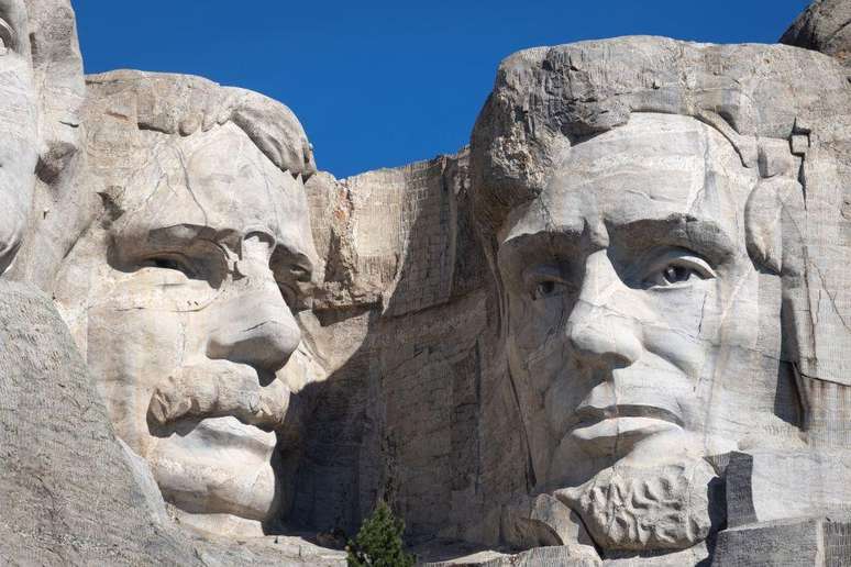 O Monte Rushmore &eacute; um monumento &agrave; presid&ecirc;ncia dos Estados Unidos