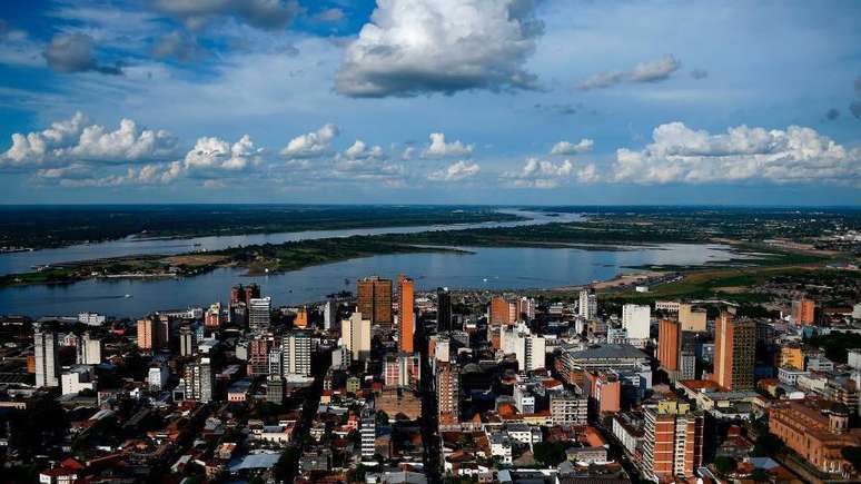 A regi&atilde;o metropolitana da capital, Assun&ccedil;&atilde;o, concentra cerca de um ter&ccedil;o da popula&ccedil;&atilde;o do Paraguai