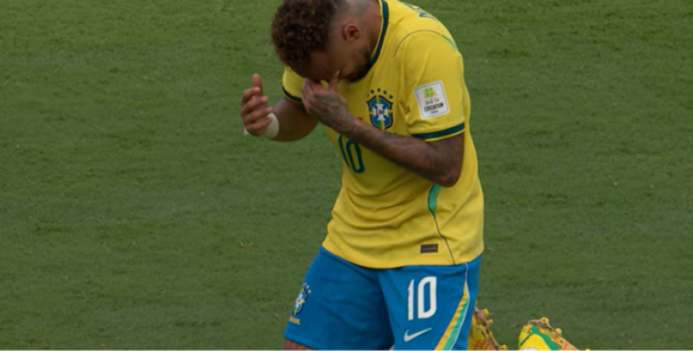 Neymar chora ap&oacute;s derrota da Sele&ccedil;&atilde;o Brasileira