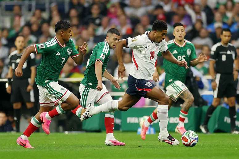 Bellingham marcou duas vezes e Inglaterra foi para o intervalo com vantagem sobre o M&eacute;xico &ndash;