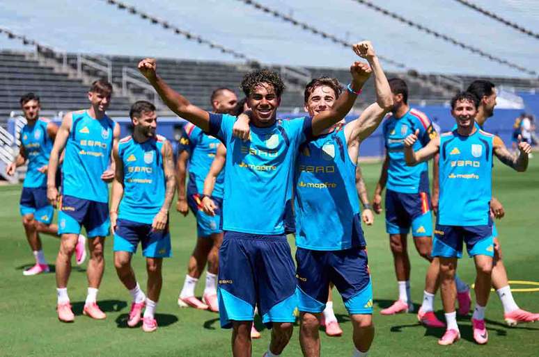 Espanha pronta e confiante. Mas tem de encarar o forte Portugal. Vale vaga &agrave;s quartas. Reprodu&ccedil;&atilde;o do X @SpainIsFootball