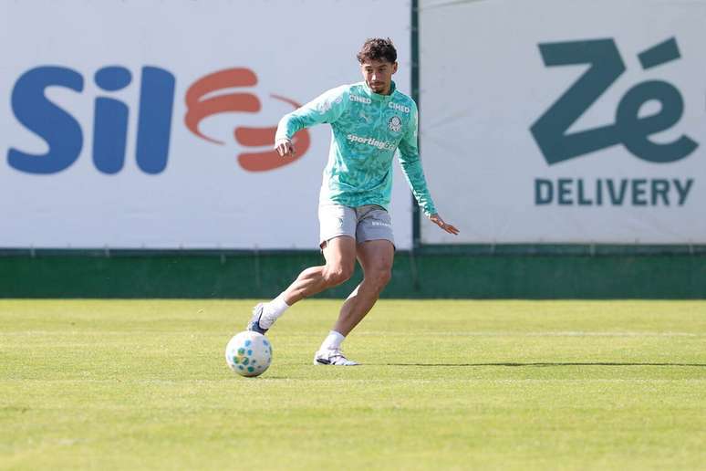 Emiliano Mart&iacute;nez esteve com a sele&ccedil;&atilde;o do Uruguai na Copa do Mundo &ndash;
