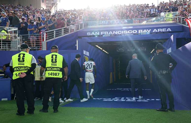 Balogun poder&aacute; atuar nas oitavas de final &ndash;