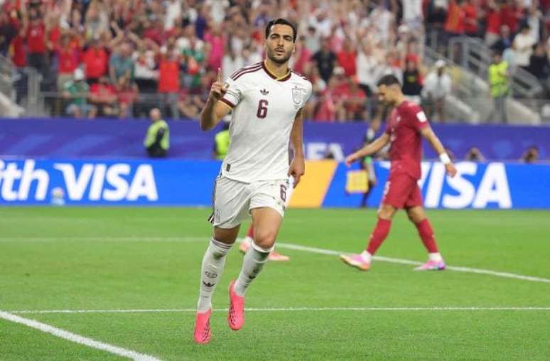 Alex Slitz/Getty Images - Legenda: Merino marcou o gol da vit&oacute;ria da Espanha sobre Portugal