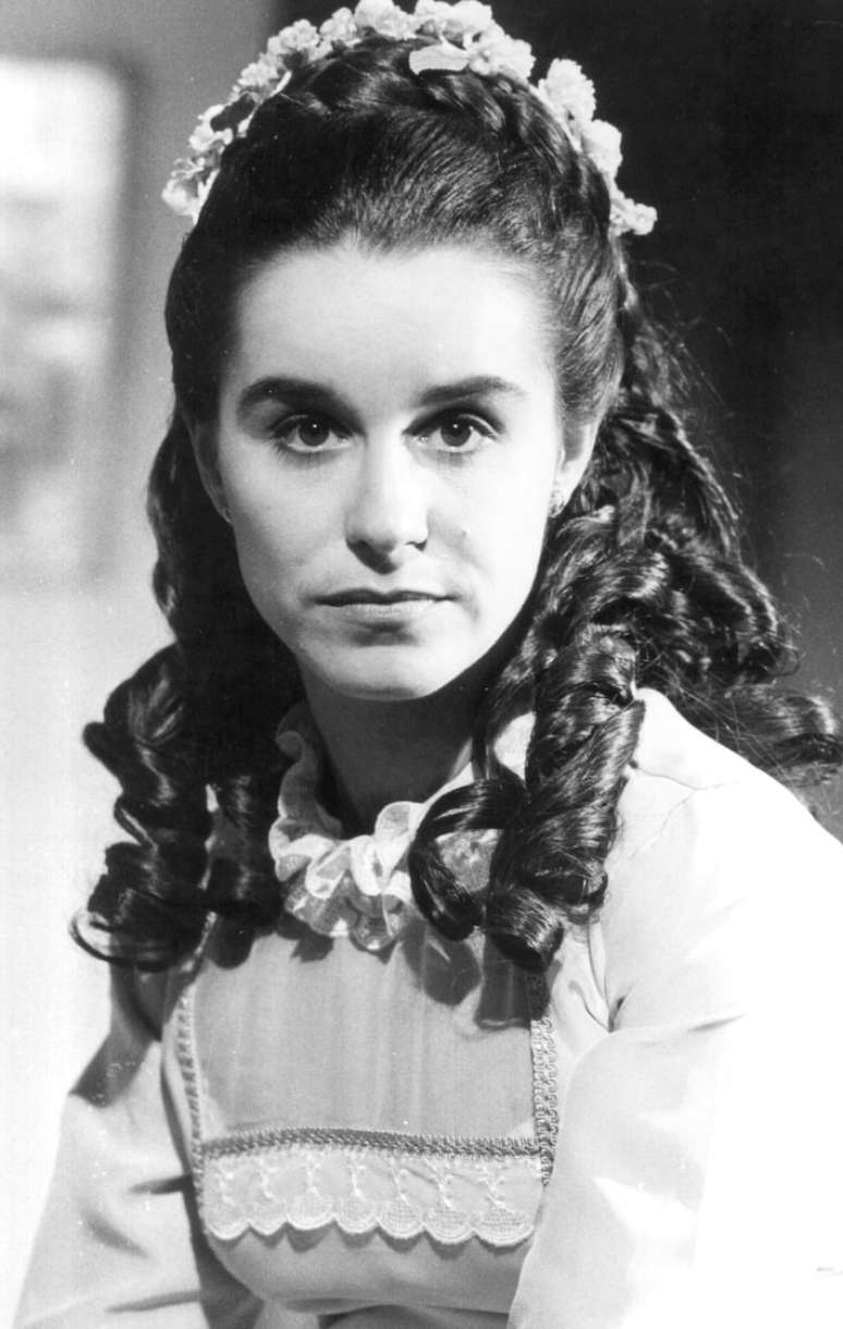 Luc&eacute;lia Santos como Sinh&aacute; Mo&ccedil;a na novela de Benedito Ruy Barbosa em 1986
