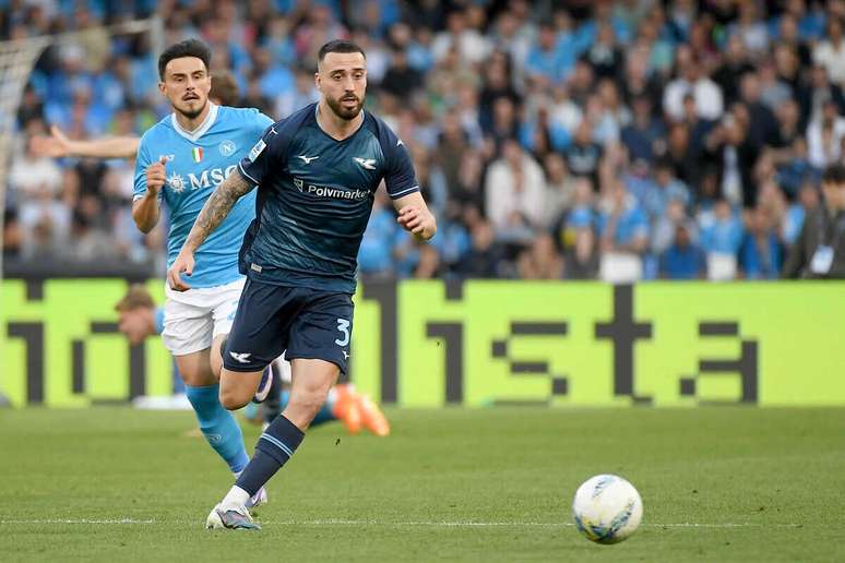 Mario Gila em a&ccedil;&atilde;o com a camisa da Lazio &ndash;