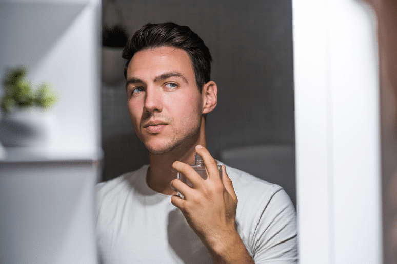 Os perfumes amadeirados modernos unem notas de madeira, musk e &acirc;mbar para criar fragr&acirc;ncias sofisticadas e vers&aacute;teis 
