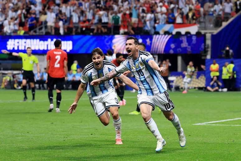 Messi comemora o gol de empate da Argentina &ndash;
