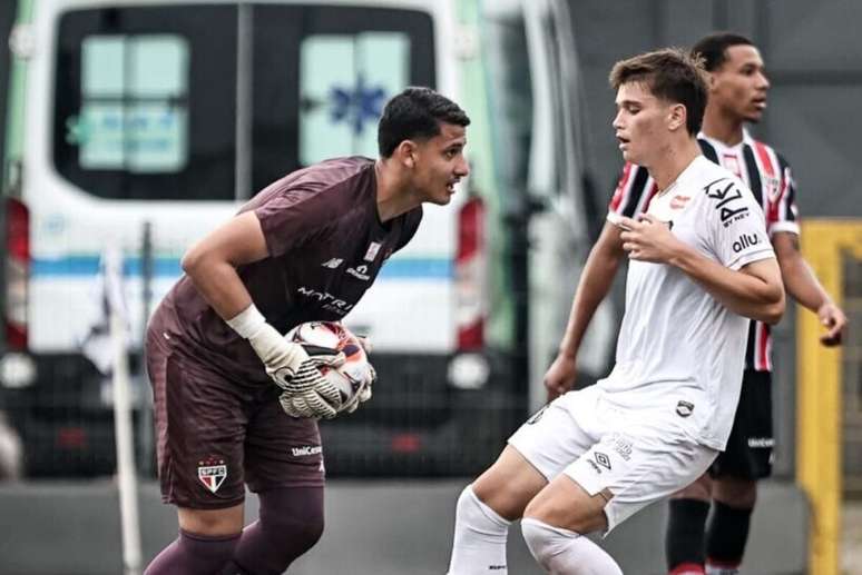 Santos perdeu por 3 a 0 para o S&atilde;o Paulo na &uacute;ltima rodada do Brasileir&atilde;o Sub-20 &ndash;