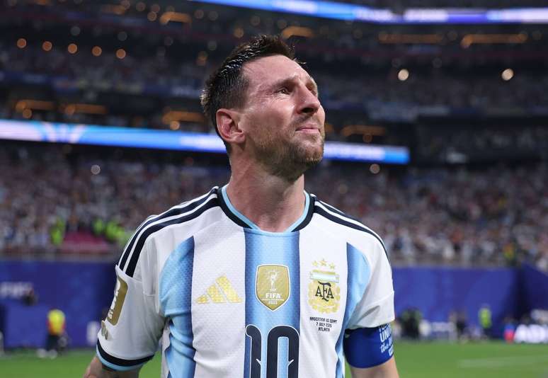 Messi n&atilde;o esconde a emo&ccedil;&atilde;o ap&oacute;s o apito final &ndash;