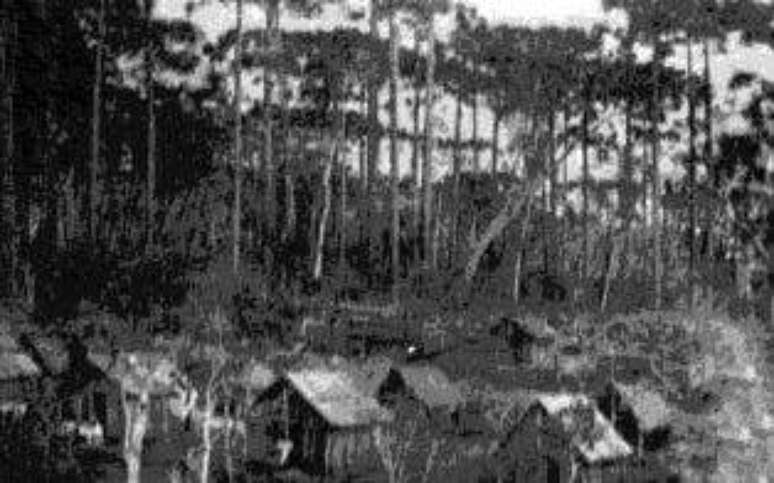 &Uacute;nica imagem do reduto ou cidade santa dos caboclos do Contestado Caraguatá, em 1914, em Santa Catarina