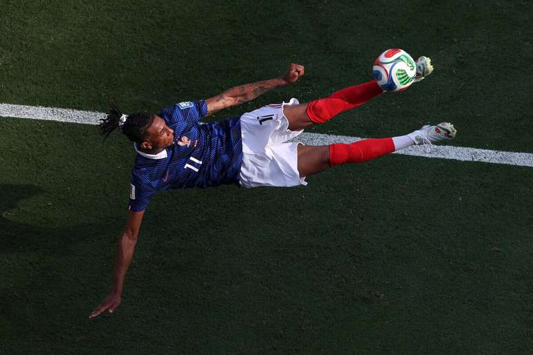 Olise tem encantado o mundo com bom futebol e assist&ecirc;ncias &ndash;