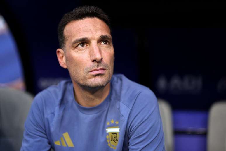 Scaloni busca leva a Argentina &agrave;s quartas de final do Mundial.