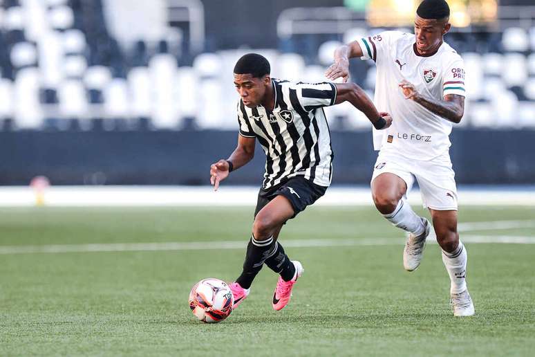Botafogo, por sua vez, venceu o Fluminense em jogo de duas viradas &ndash;
