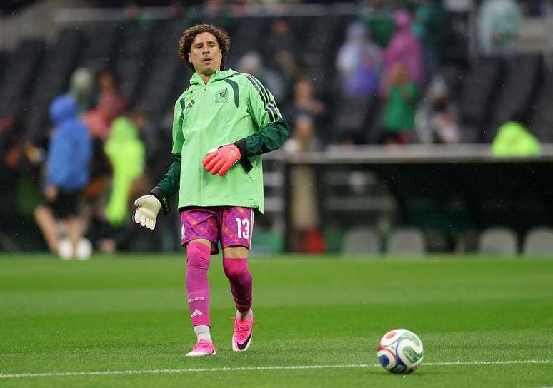 Ochoa &eacute; o goleiro gol mais jogos pela sele&ccedil;&atilde;o mexicana &ndash;