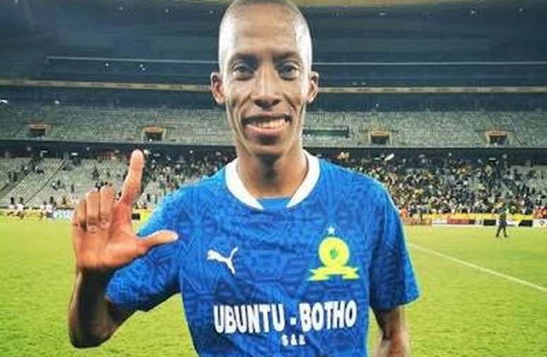 Lunga est&aacute; no Mamelodi Sundowns desde 2021 e em 2025 enfrentou o Fluminense no Mundial de Clubes da Fifa &ndash;