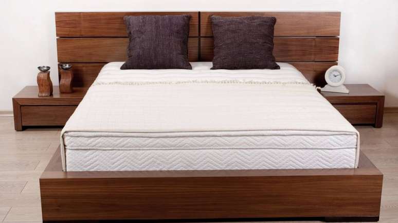 Veja dicas simples para decorar o quarto e deix&aacute;-lo mais confort&aacute;vel e acolhedor, usando cores, ilumina&ccedil;&atilde;o e detalhes que melhoram o bem-estar no dia a dia -