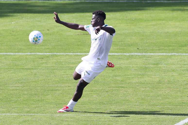 Miguel Bilong se destacou em jogo-treino do Palmeiras &ndash;