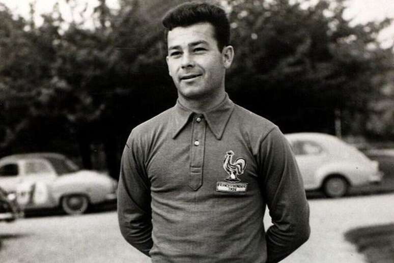 Just Fontaine nasceu no Marrocos, mas foi artilheiro na Fran&ccedil;a &ndash;