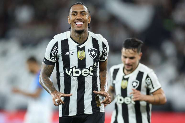Cai o transfer ban do Botafogo relacionado &agrave; compra de Rwan Cruz &ndash;