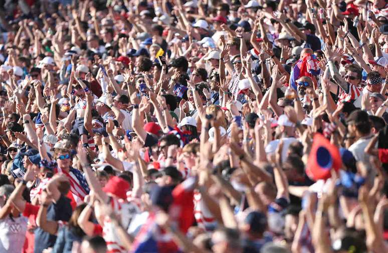 Jogando em casa, torcida dos EUA lotou est&aacute;dio em jogo decisivo contra B&eacute;lgica &ndash;