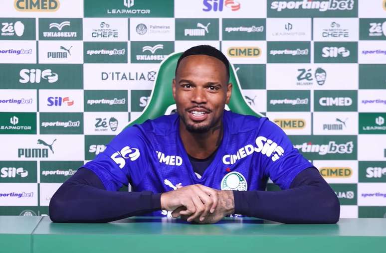 Carlos Miguel segue prepara&ccedil;&atilde;o para retorno do calend&aacute;rio do futebol brasileiro &ndash;