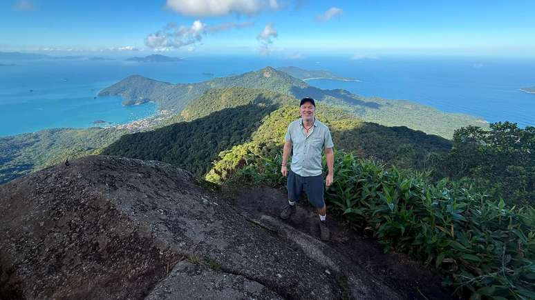 O canadense Kyle Pearce, de 42 anos, chegou ao Rio de Janeiro no in&iacute;cio de abril e escolheu morar em Copacabana