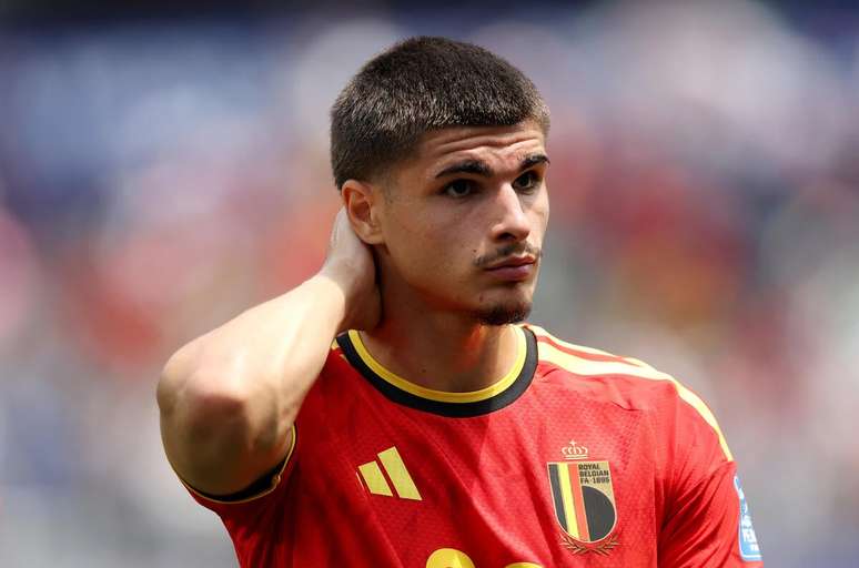Atacante decidiu defender a B&eacute;lgica na Copa apenas em maio &ndash;
