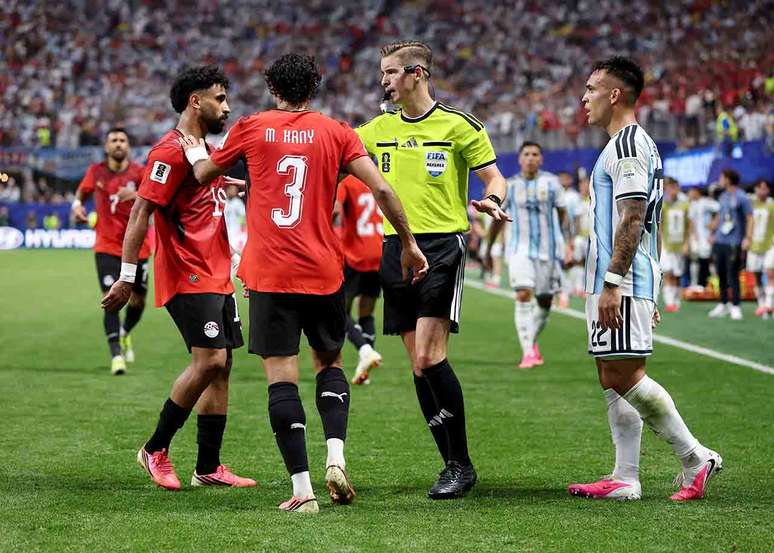 Jogaores do Egito reclamaram de marca&ccedil;&otilde;es da arbitragem &ndash;