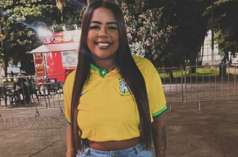 MC Rita foi atropelada e arrastada por homem que invadiu seu carro para tentar fugir de uma briga 
