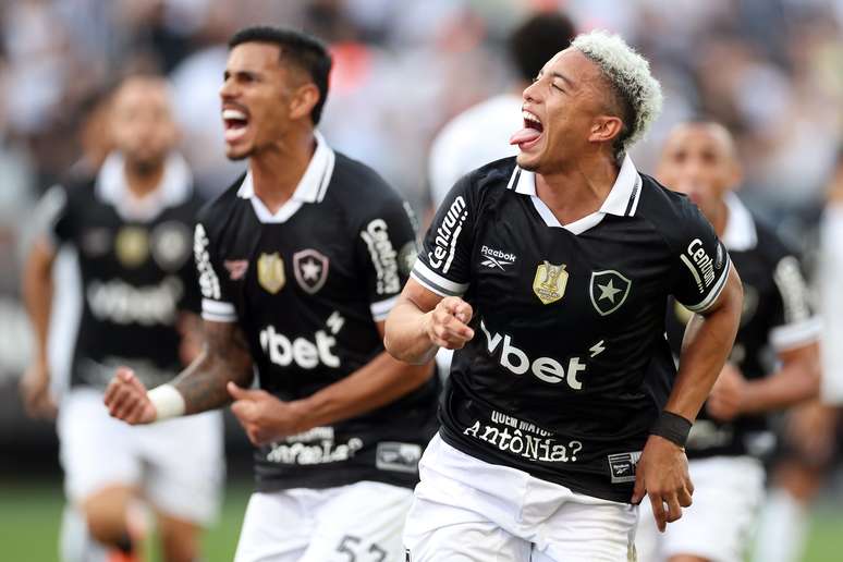 Jordan Barrera comemorando um gol pelo Botafogo &ndash; 