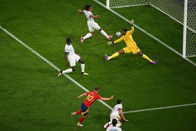 A Espanha venceu a Fran&ccedil;a por 2x1 na semifinal da Euro 2024 em Munique, na Alemanha, com gols de Lamine Yamal e Dani Olmo (foto)