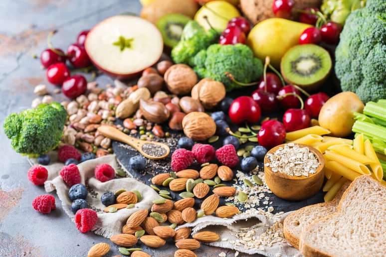 As fibras ajudam a manter a saciedade, evitando o consumo exagerado de alimentos 