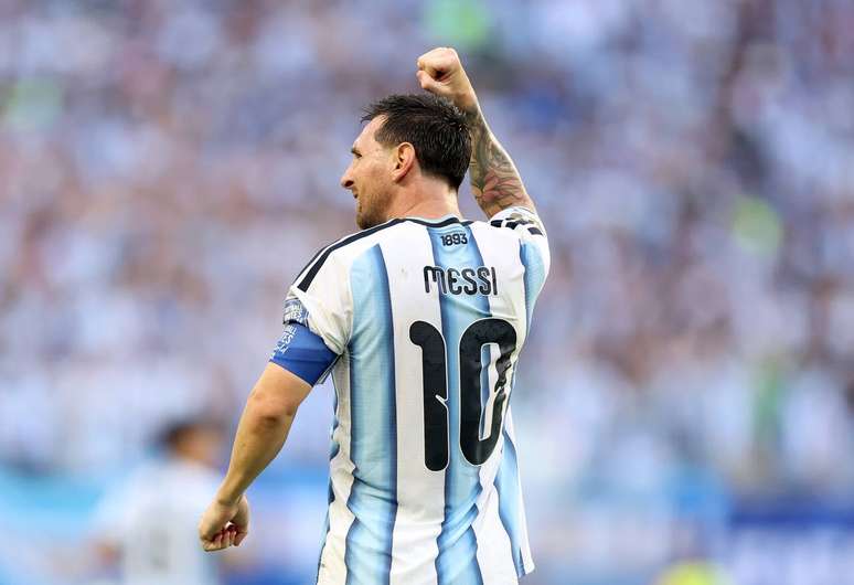 Argentina vence jogo dram&aacute;tico com gol e assist&ecirc;ncia de Lionel Messi e se classifica &agrave;s oitavas de final &ndash;