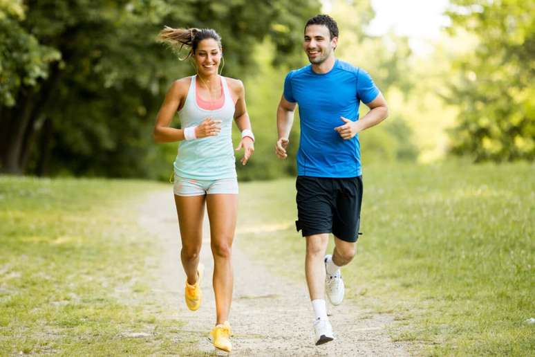 Os exerc&iacute;cios aer&oacute;bicos aceleram o metabolismo e auxiliam na queima de gordura 