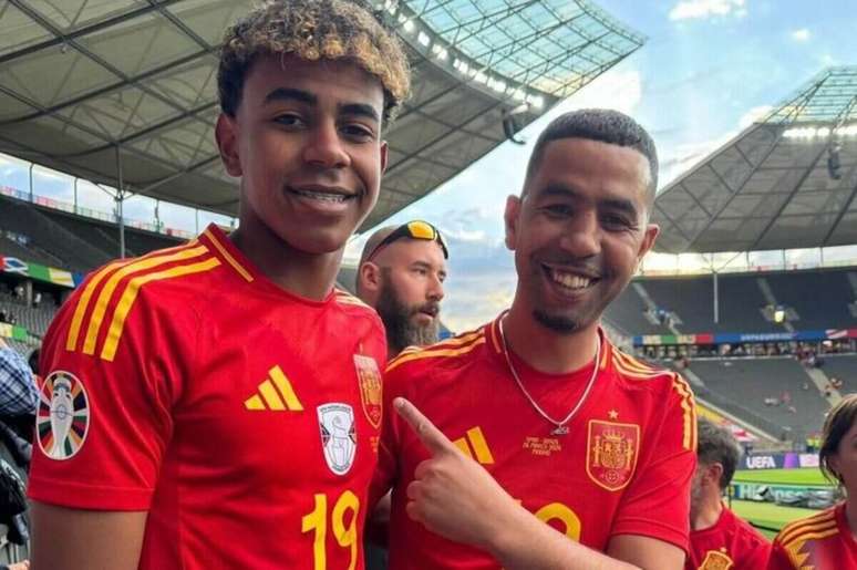 Lamine tem se comunicado &agrave; dist&acirc;ncia com seu pai durante o Mundial &ndash;