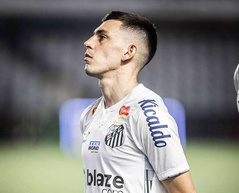 Santos encaminha renova&ccedil;&atilde;o de Escobar at&eacute; o fim de 2027 &ndash;