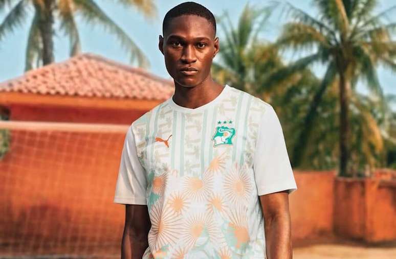 Uniforme da Costa do Marfim tamb&eacute;m ganha destaque &ndash;