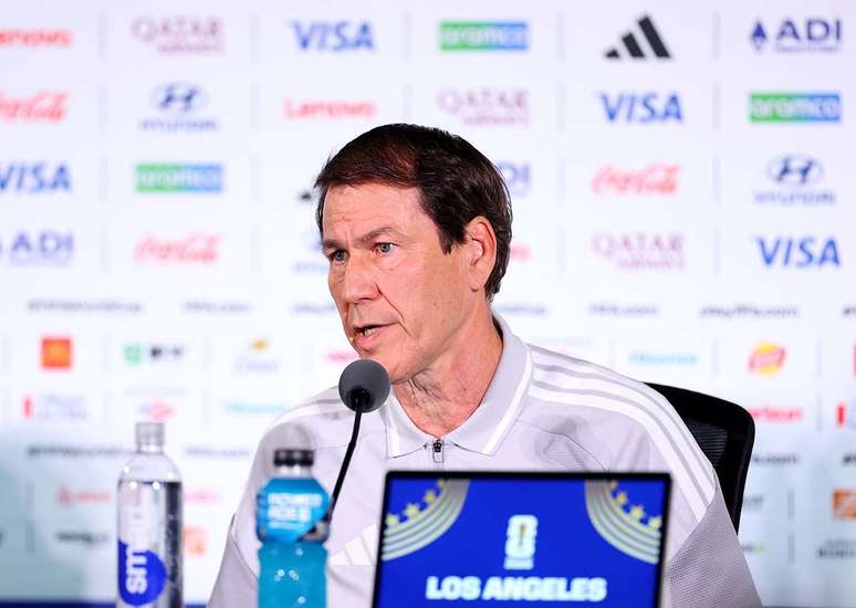 Treinador elogia time da Espanha &ndash;